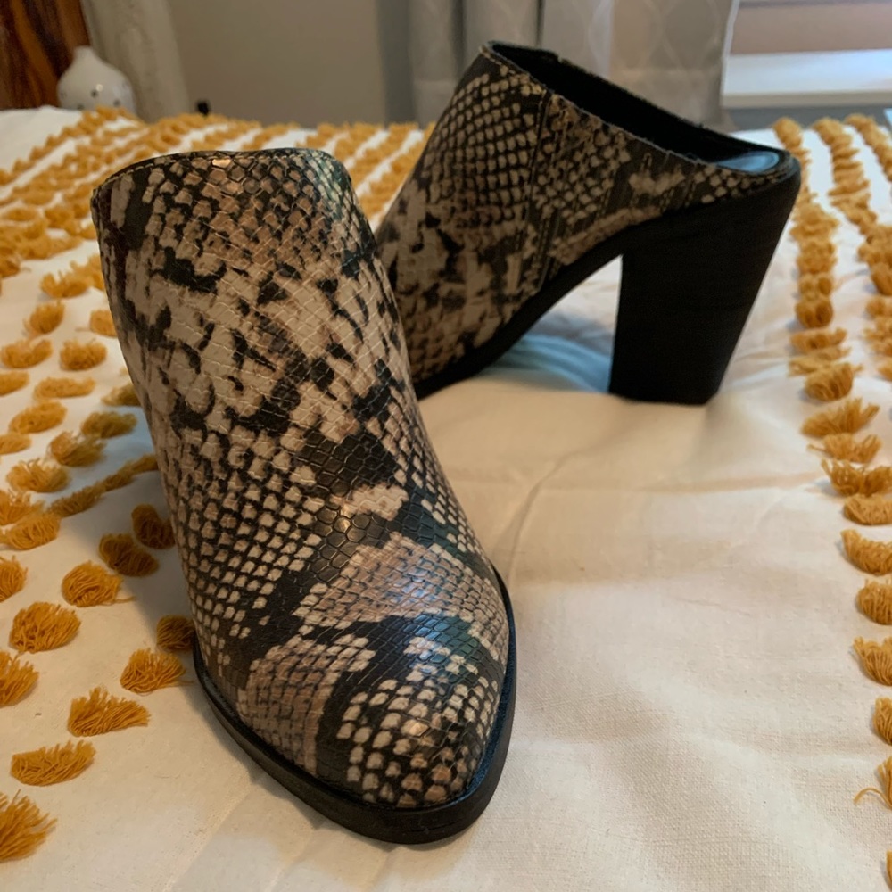 Shoes - Picture 2 of 4